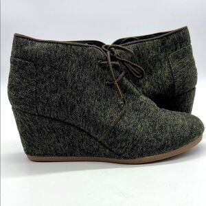Toms 300416 Women US 9 dark olive green brown textile wedge lace up ankle bootie